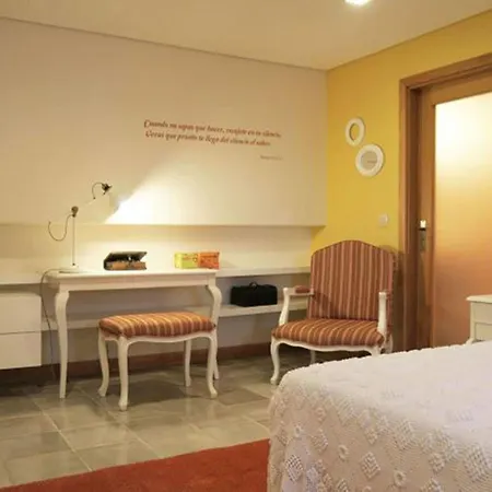 Casa Da Amendoeira 4* 카스텔로 로드리고